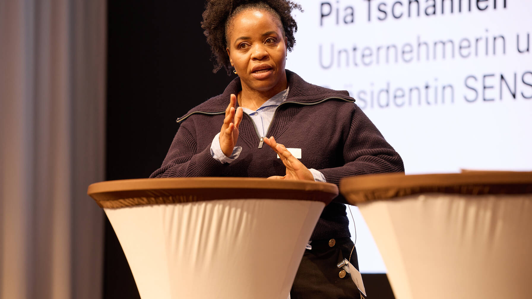 Formation continue dans le secteur du nettoyage : Adèle Villiger a souligné à quel point l’auto-organisation est un facteur d’autonomisation dans un secteur à bas salaires.  