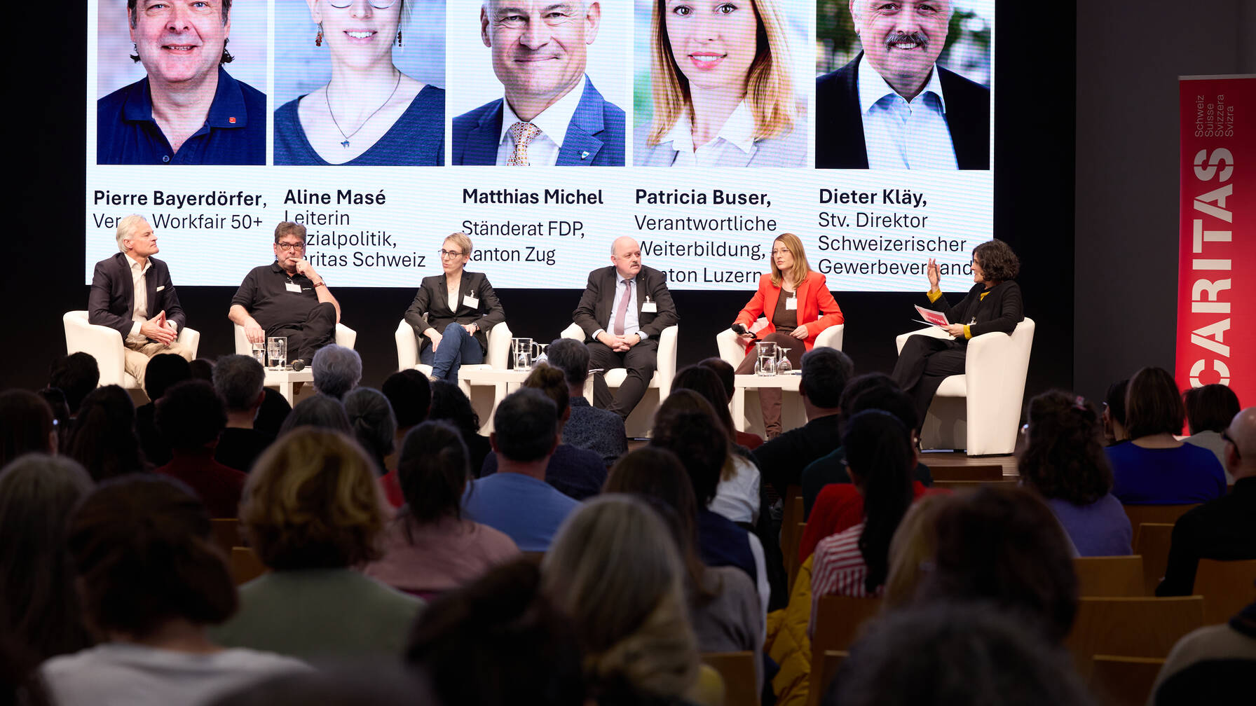 Le panel de spécialistes issus de la politique, des associations, de l’économie et des associations auto-organisées de soutien aux personnes en situation de pauvreté était d’accord au moins sur un point : l’éducation est un élément important de la lutte contre la pauvreté.  