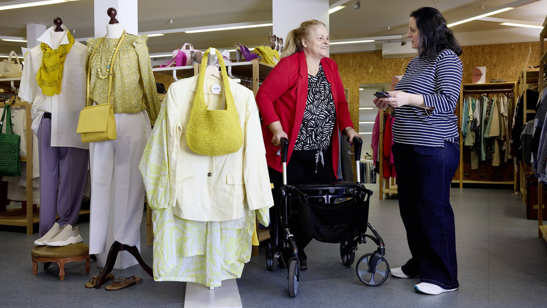 La Centrale de vêtements n’est pas seulement un endroit où l’on peut faire ses achats à bas prix, c’est aussi un lieu de rencontres et d’échanges.