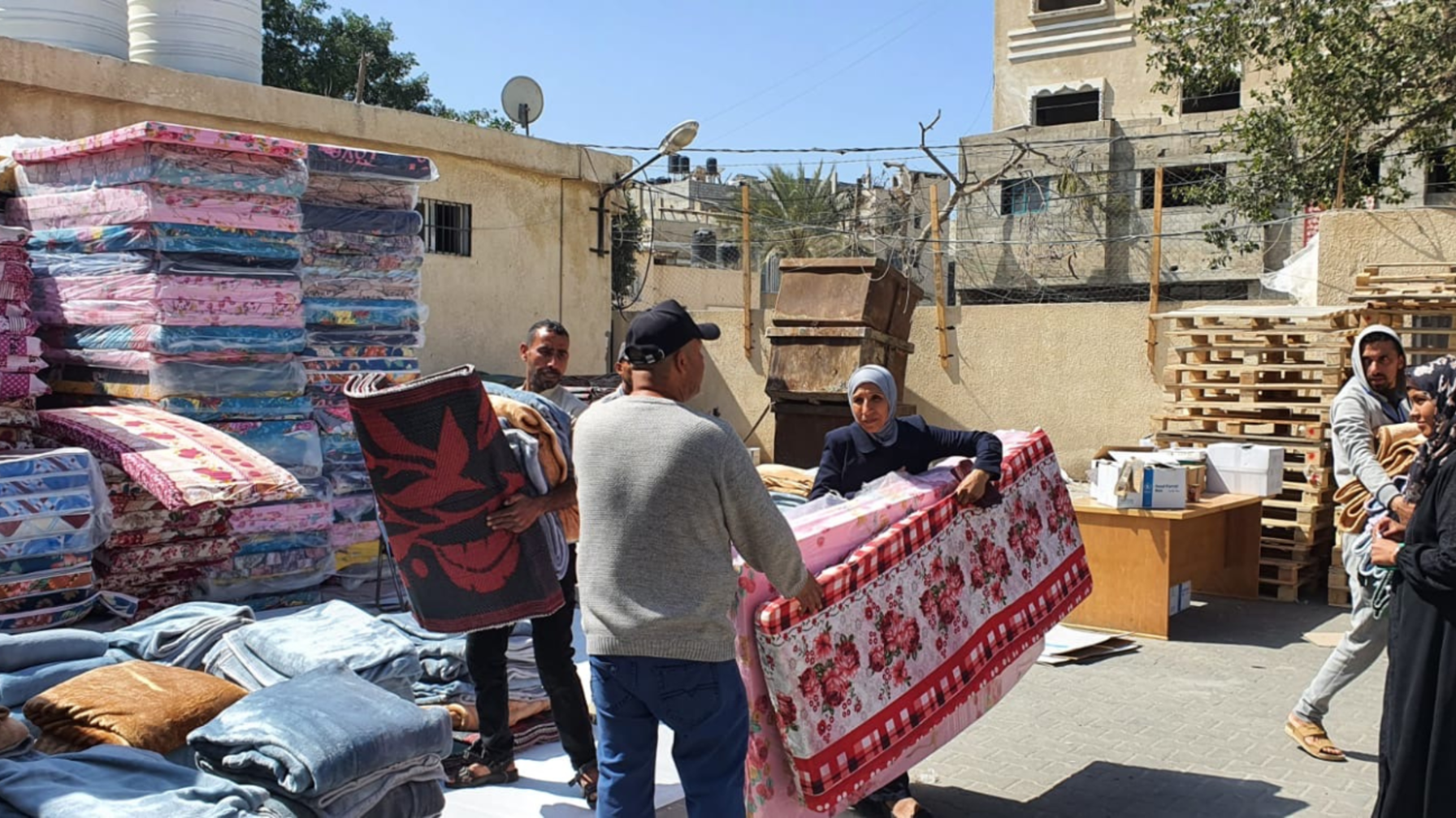 Our partner organization distributes mattresses.