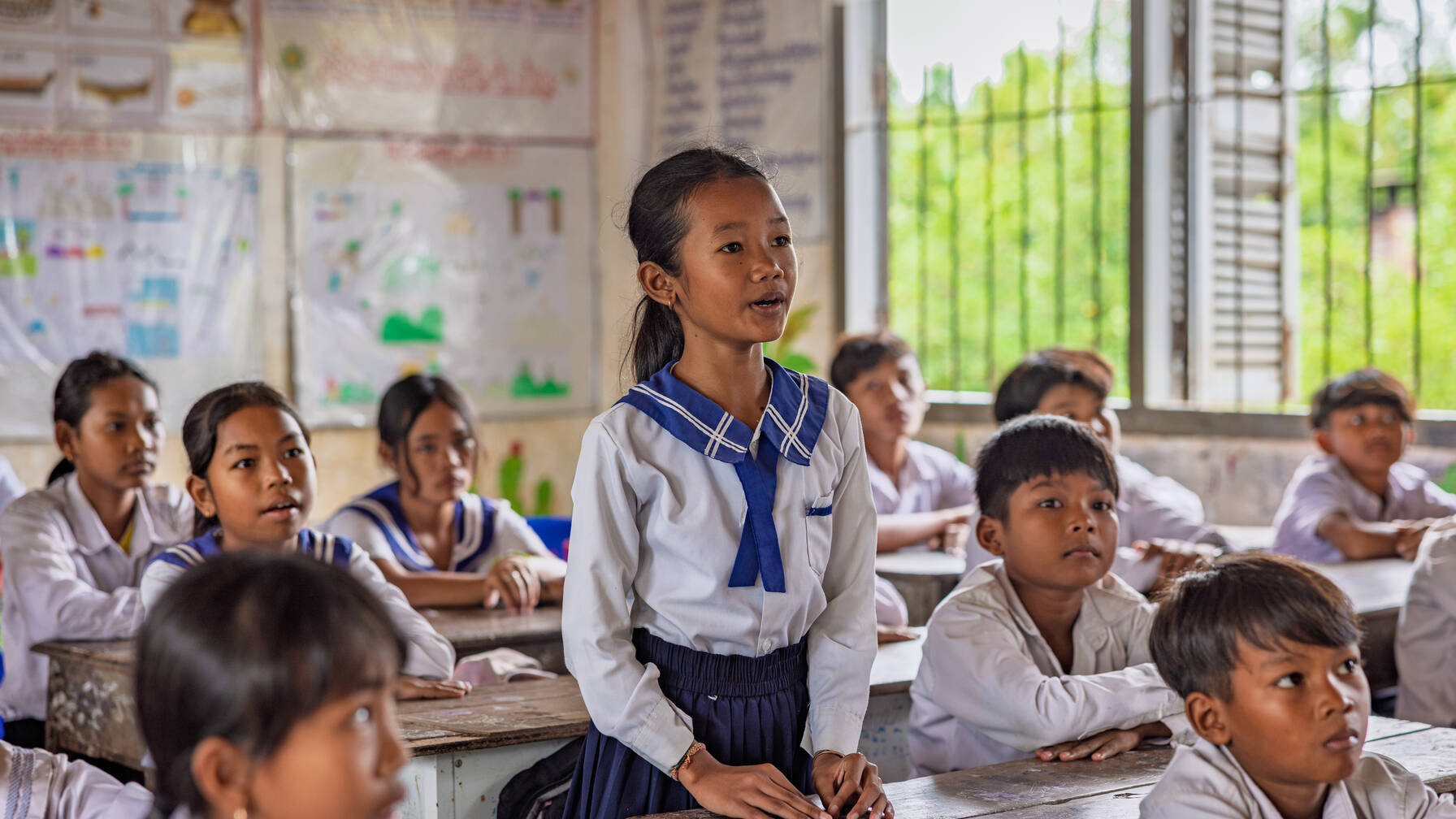 Formation au Cambodge: dans une Blue School du nord-ouest du Cambodge, les enfants apprennent de manière ludique les liens entre environnement, durabilité, hygiène et santé.