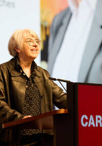 Bundesrätin Elisabeth Baume-Schneider erinnert anlässlich des 125-Jahr-Jubiläums von Caritas Schweiz an die Wichtigkeit der Solidarität für Menschen in Armut.