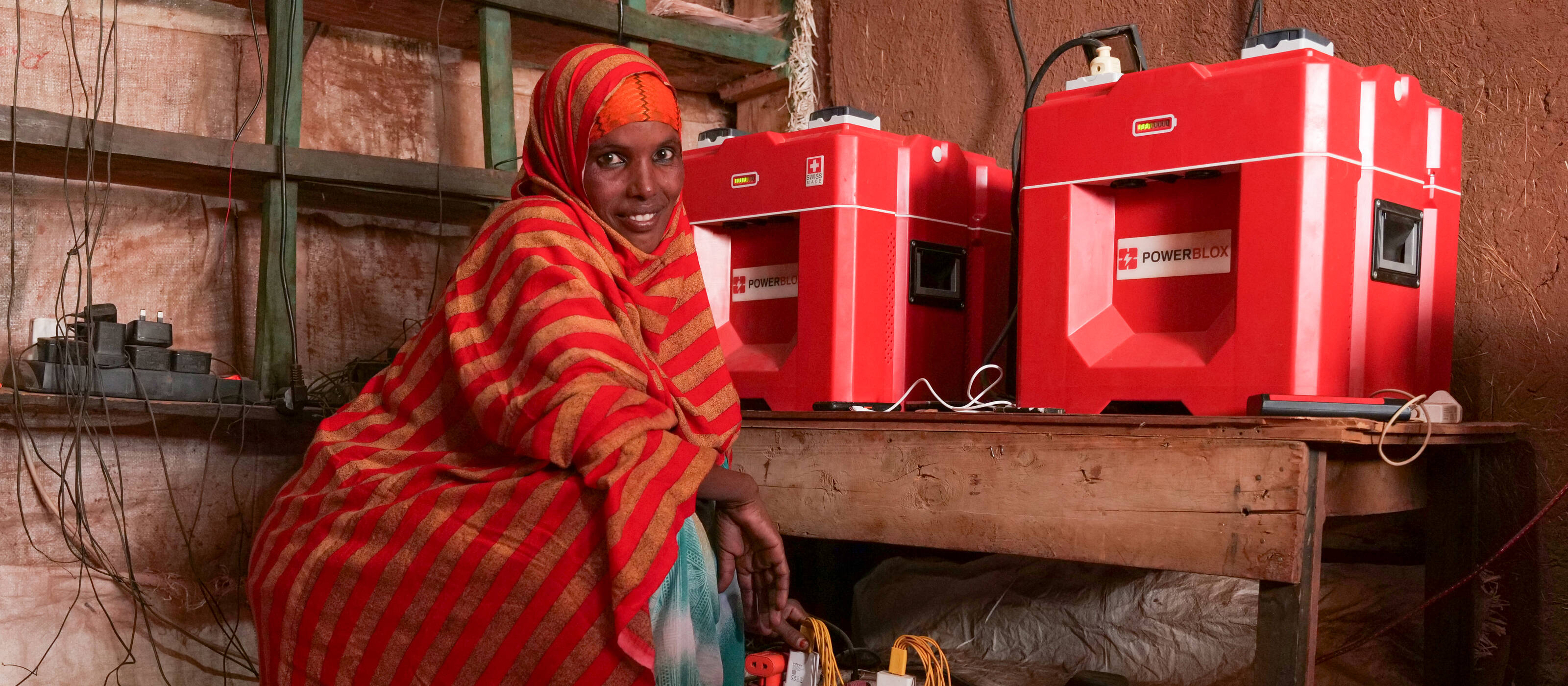 Tayiba Hasan lives in Ethiopia and earns her income from a small store. But the money is not enough for her family of six. The irregular and expensive electricity supply makes her everyday life even more difficult. Since Tayiba has been able to obtain solar power through a Caritas project, her life has been easier. The mother of five has been able to expand her business and now charges people's cell phones for a fee, thus increasing her income.