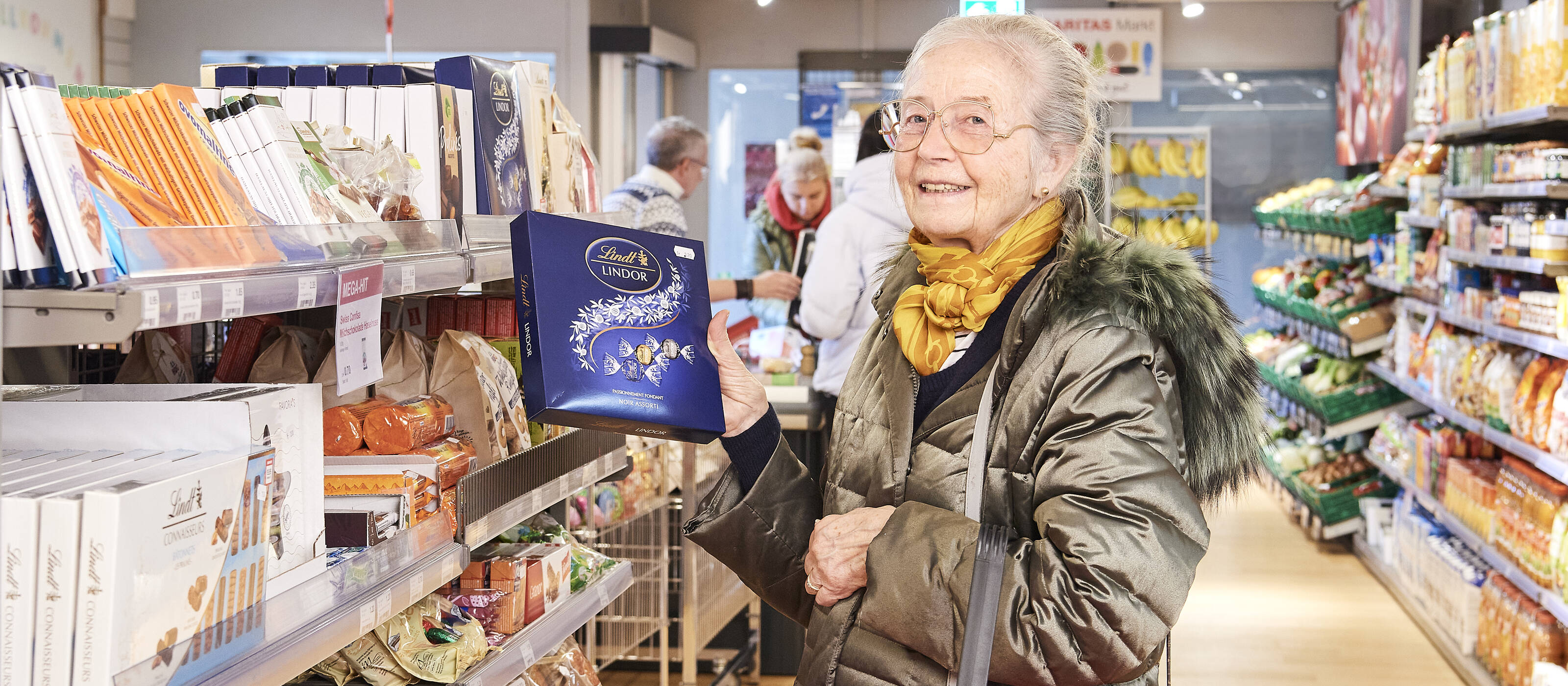 Dank dem Caritas-Markt können auch Menschen mit wenig Geld für ein festliches Weihnachten sorgen.