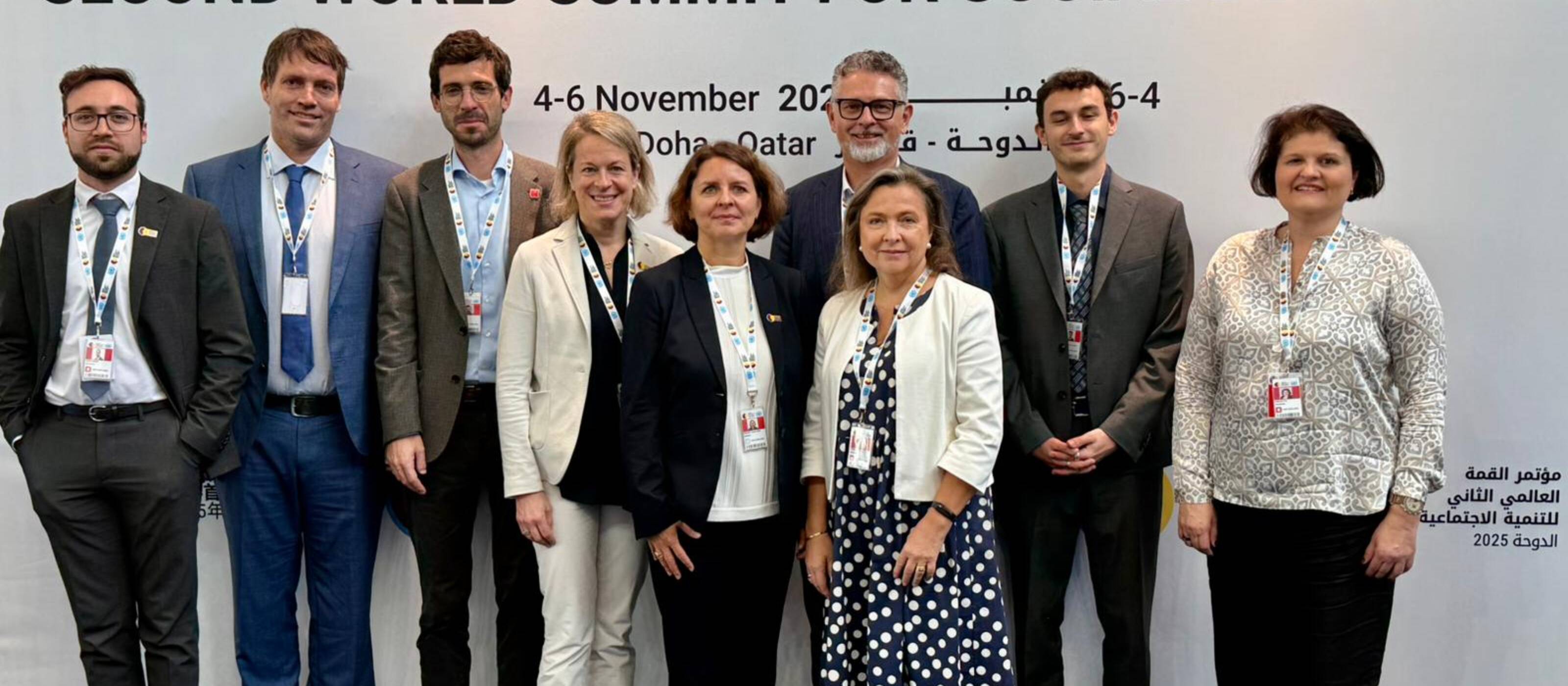 The Swiss delegation at the Second World Summit for Social Development was led by Ambassador Valérie Berset Bircher from the State Secretariat for Economic Affairs SECO (fifth from left).