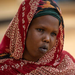 Porträt von Mariam, Geflüchtete und Bewohnerin des Grom Camps