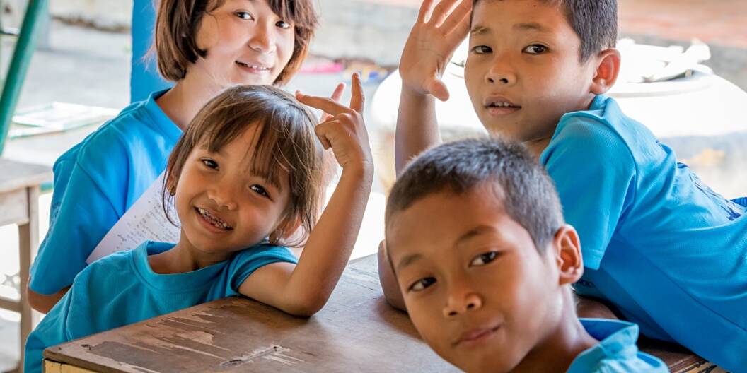 Kinder in einer Schule der Caritas-Partnerorganisation Damnok Toek in Poipet, Kambodscha.