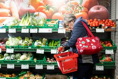 Favourable shopping: More and more people are relying on the Caritas Markets.